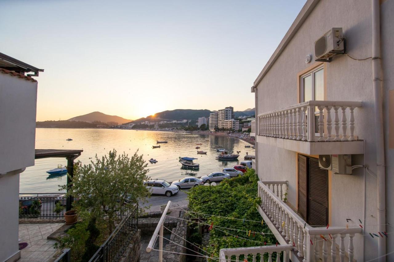 Acika Apartments Rafailovici Exterior photo