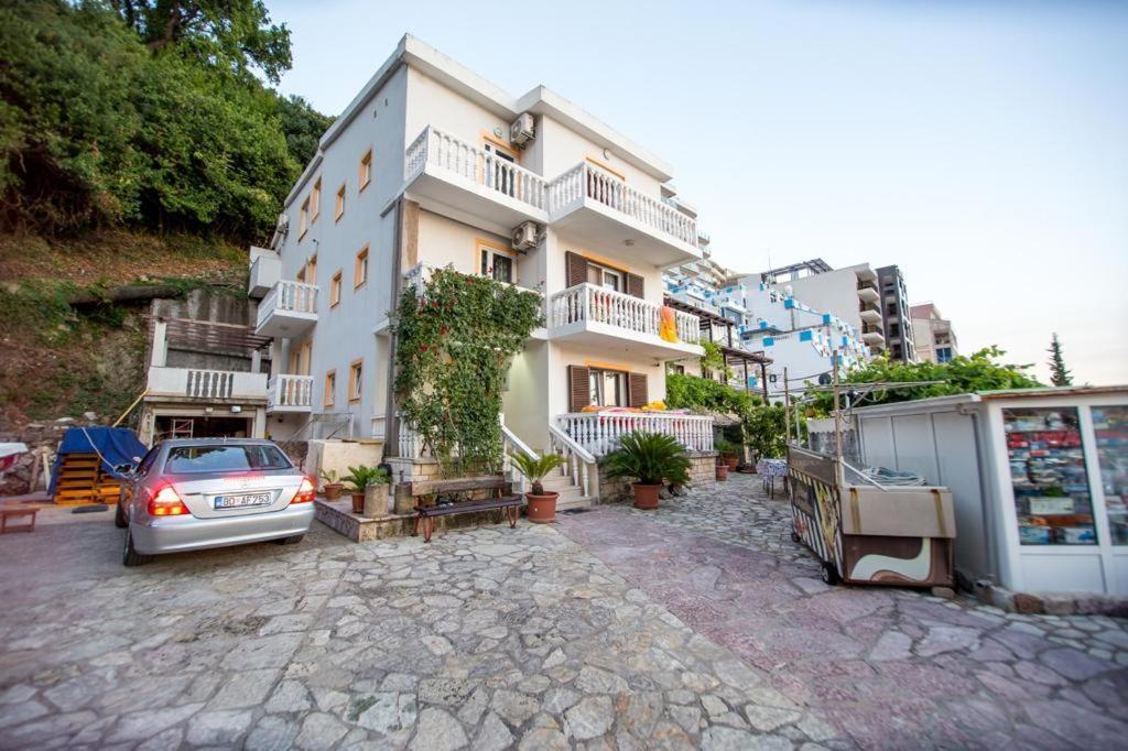Acika Apartments Rafailovici Exterior photo