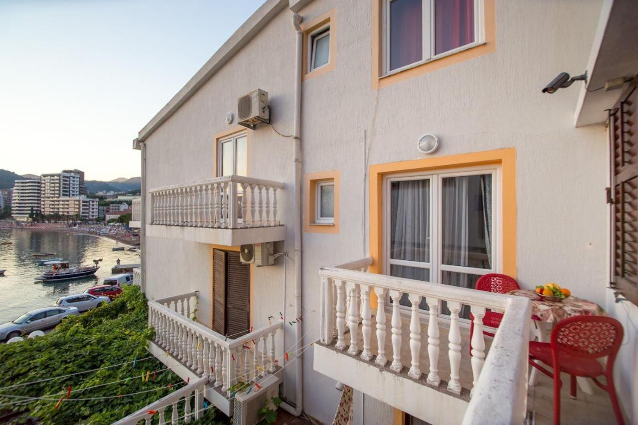 Acika Apartments Rafailovici Exterior photo