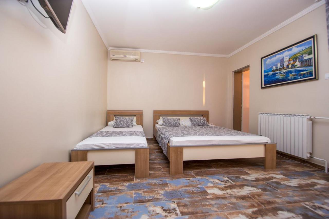 Acika Apartments Rafailovici Exterior photo