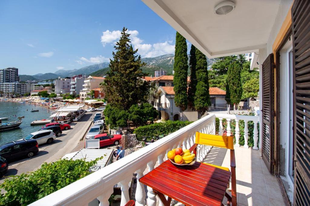 Acika Apartments Rafailovici Exterior photo