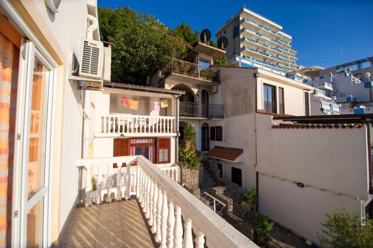 Acika Apartments Rafailovici Exterior photo