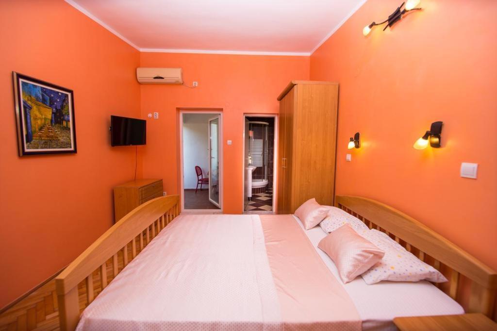 Acika Apartments Rafailovici Exterior photo