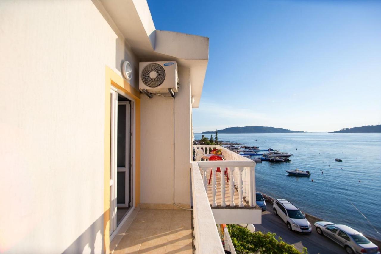 Acika Apartments Rafailovici Exterior photo